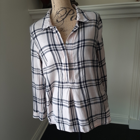 CROWN & IVY PINK PLAID TOP - Picture 1 of 13